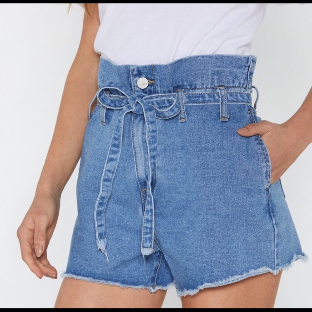 NWT Nasty Gal “In The Raw” Paper bag Denim Shorts